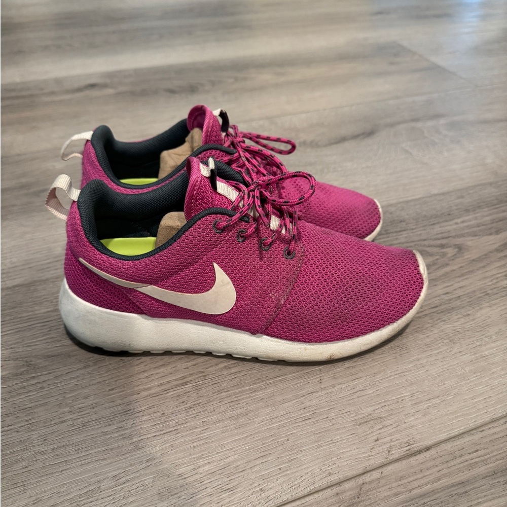 Nike Roshe Run size 6.5